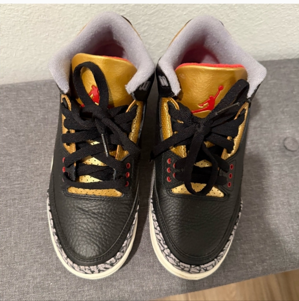 - Wmns Air Jordan 3 Retro 'Black Gold' Size 9 (Used)